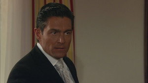 Eduardo quiere quiere saber si Fernanda ama a Damián o no