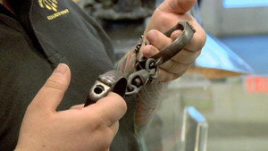 Houdini\'s Handcuffs