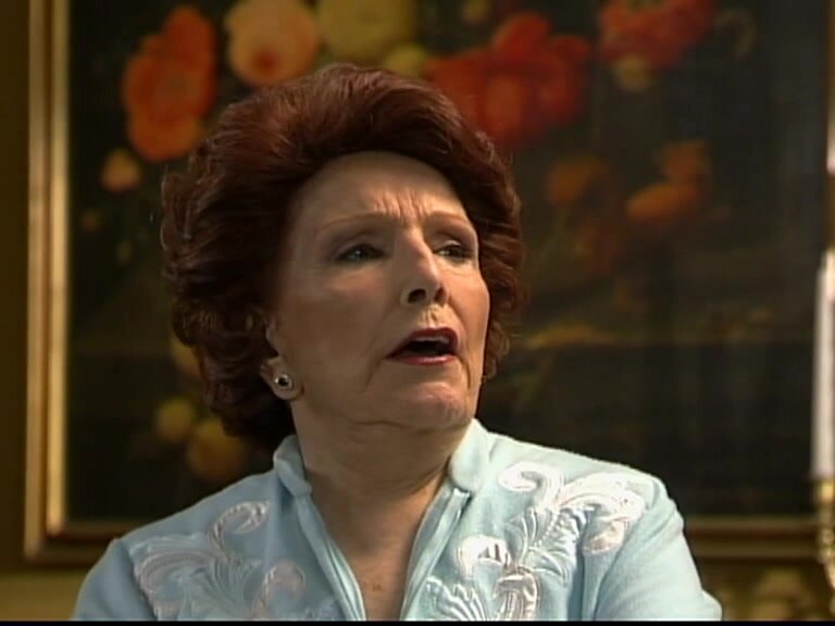 Estefanía acusa a Paola