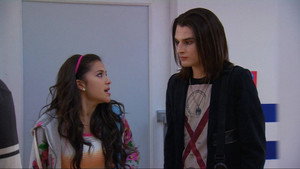 Daisy Una Vampiro and Peligro