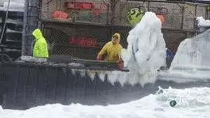Суровое море