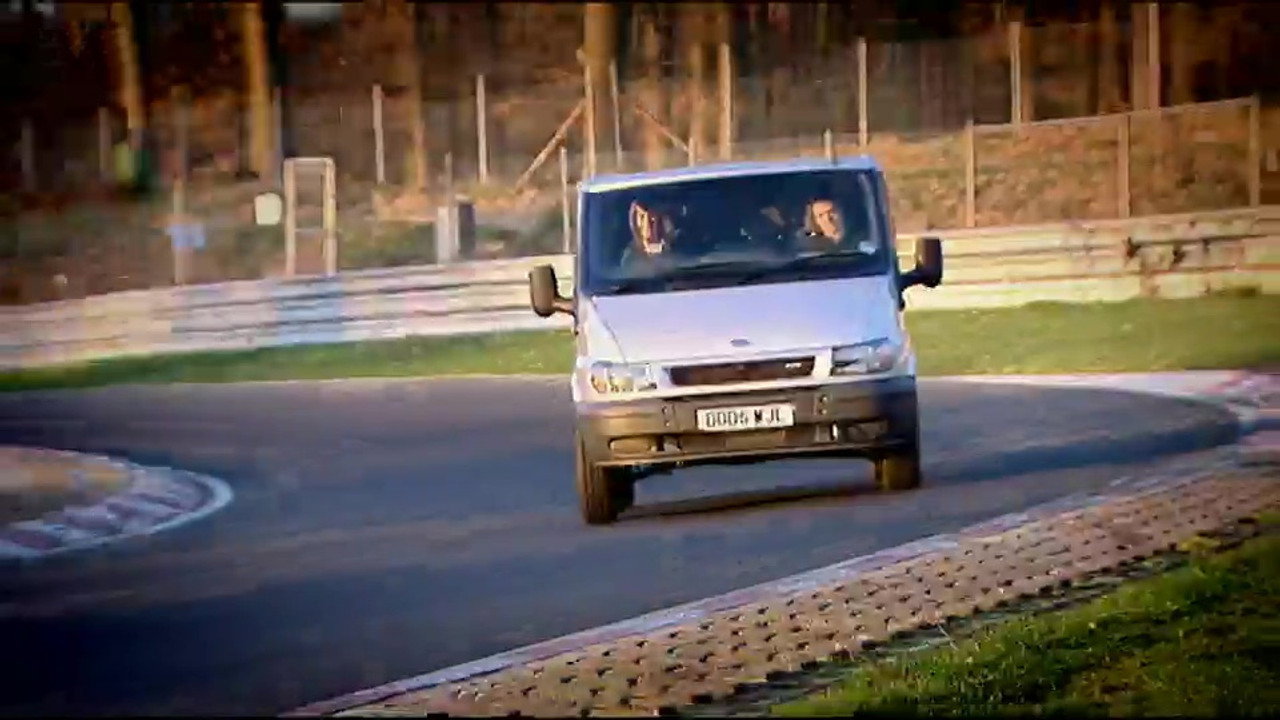 Fiat Panda vs. Marathon Runner