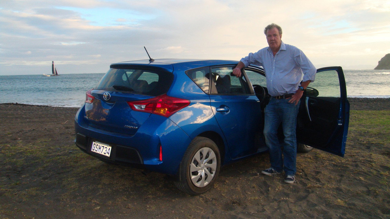 AC45 Racing Yacht Vs Toyota Auris - Introduction Of The New Reasonably Priced Car: Vauxhall Astra